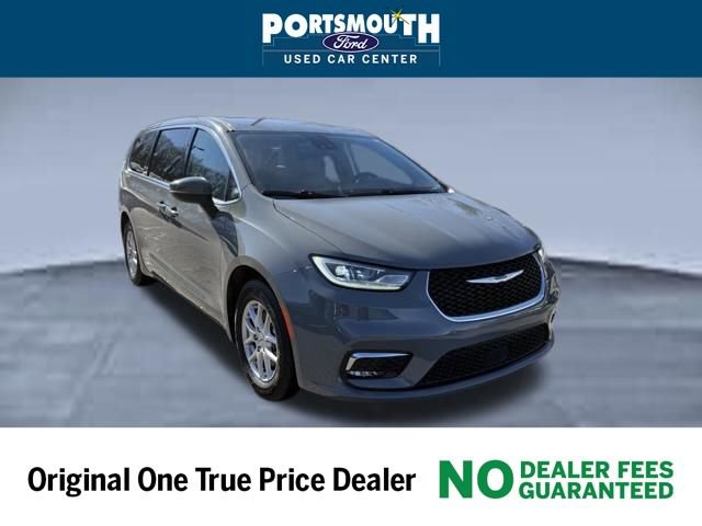 Used 2023 Chrysler Pacifica Touring-L image 23