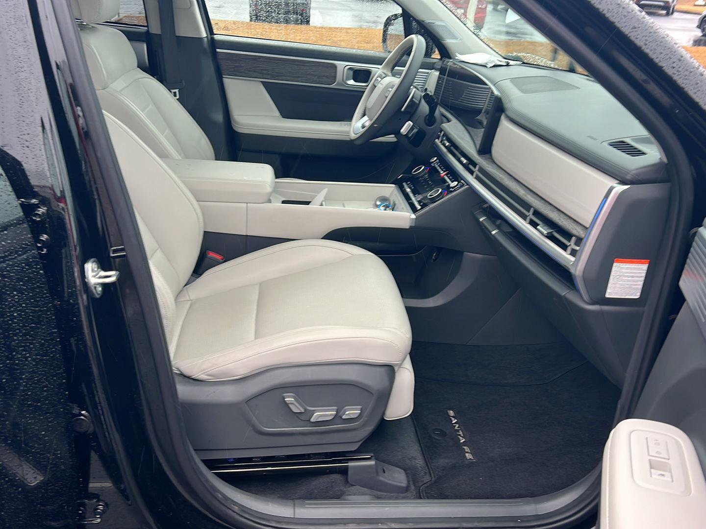 Used 2024 Hyundai Santa Fe Calligraphy image 13