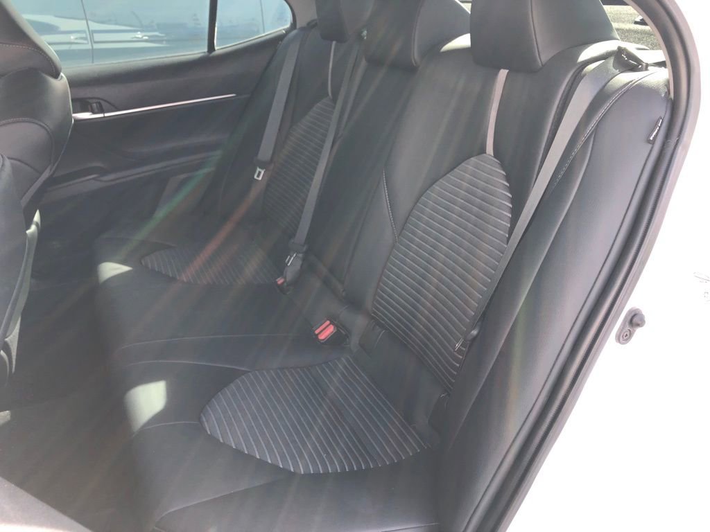 Used 2021 Toyota Camry SE w/ Cold Weather Package image 6