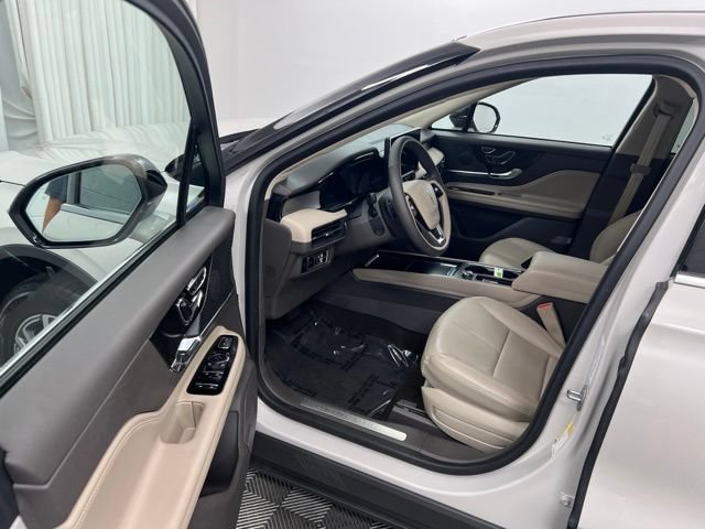 Certified 2023 Lincoln Corsair AWD w/ Equipment Group 101A image 12
