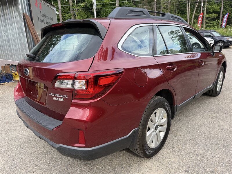 Used 2017 Subaru Outback 2.5i AWD/4WD image 5