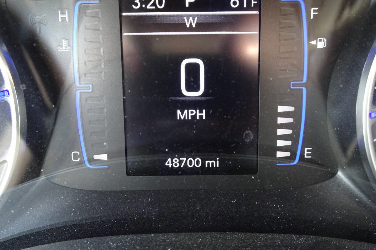 Used 2018 Chrysler Pacifica Touring Plus FWD image 23