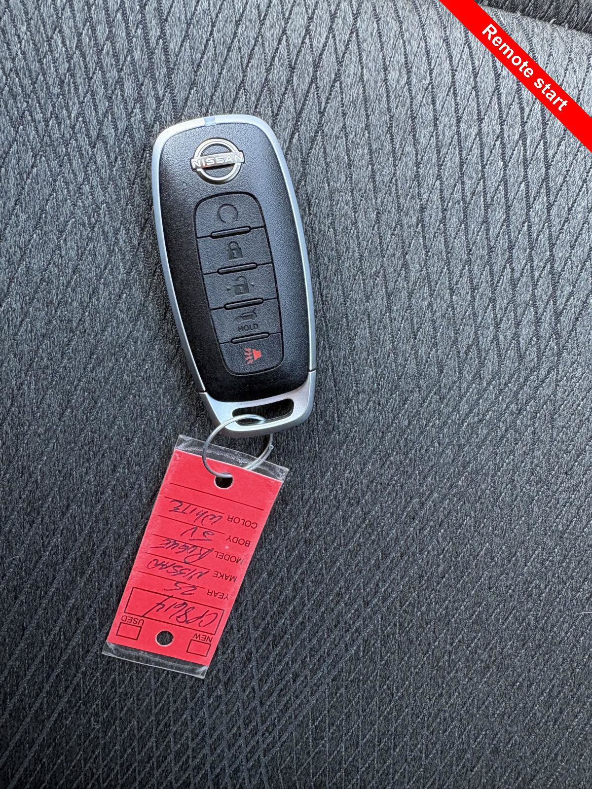 Used 2025 Nissan Rogue SV AWD/4WD image 27