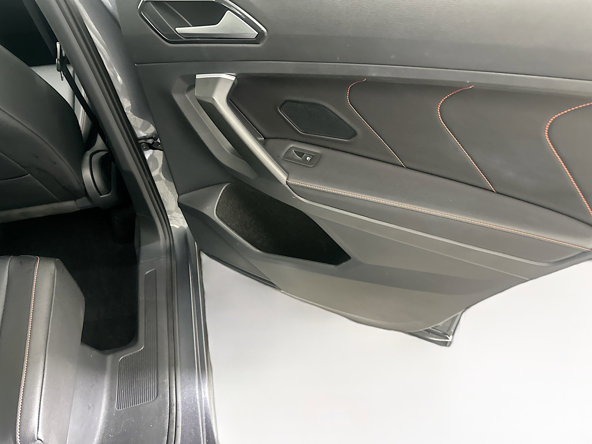 Used 2024 Volkswagen Tiguan Wolfsburg Edition image 28