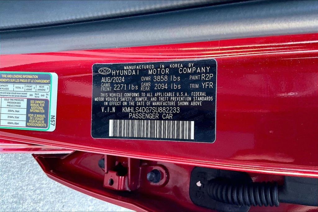 Used 2025 Hyundai Elantra SEL image 34