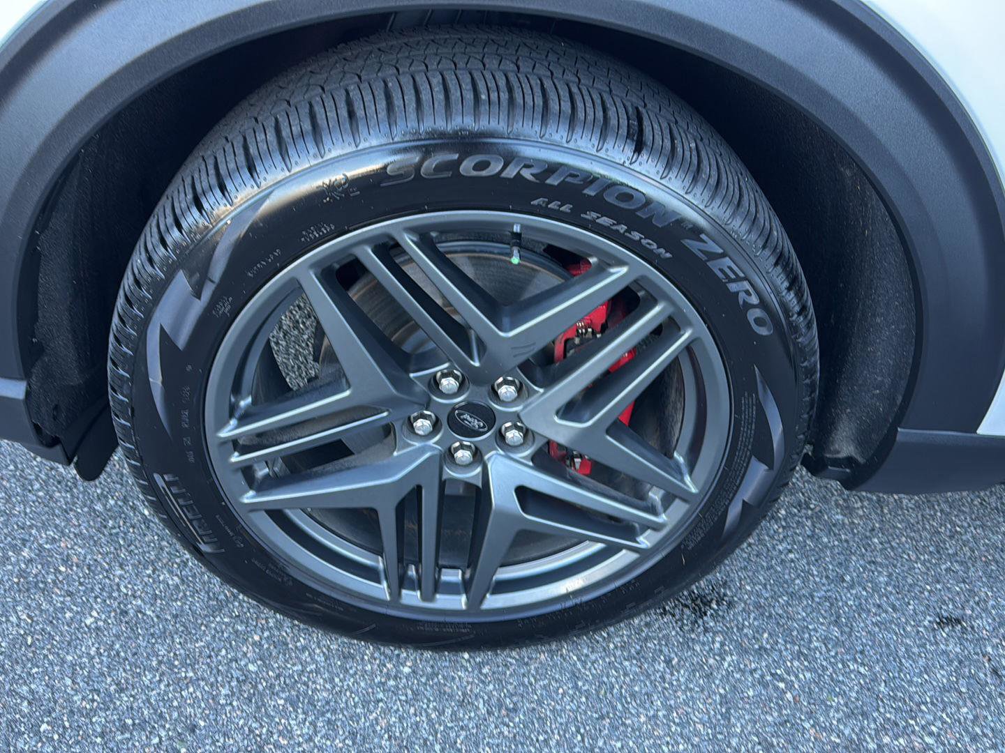 Certified 2025 Ford Explorer ST w/ Sun And Sound Package image 28