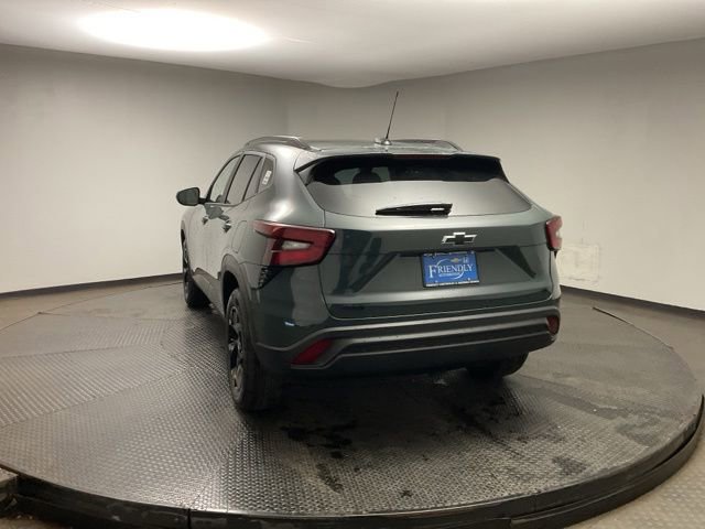 New 2026 Chevrolet Trax LT w/ Midnight Edition FWD image 5