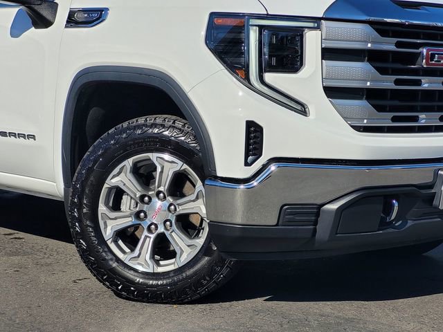 Used 2024 GMC Sierra 1500 SLE w/ Preferred Package image 3