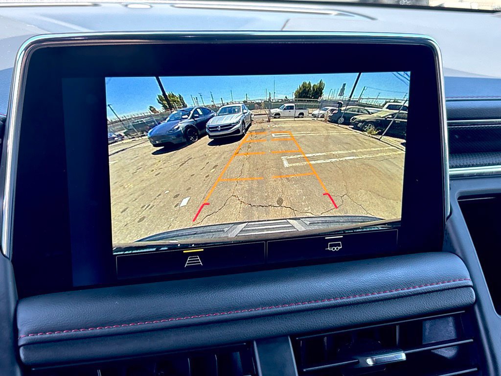 Used 2024 Chevrolet Suburban RST RWD image 18