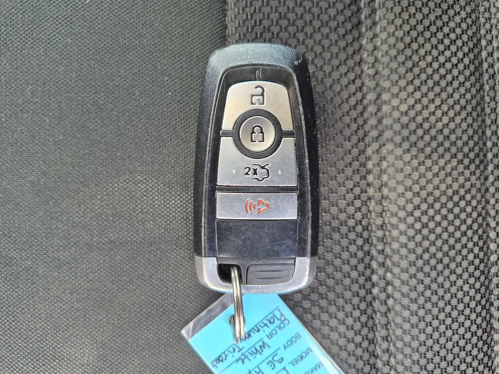 Used 2020 Ford Fusion SE FWD image 29