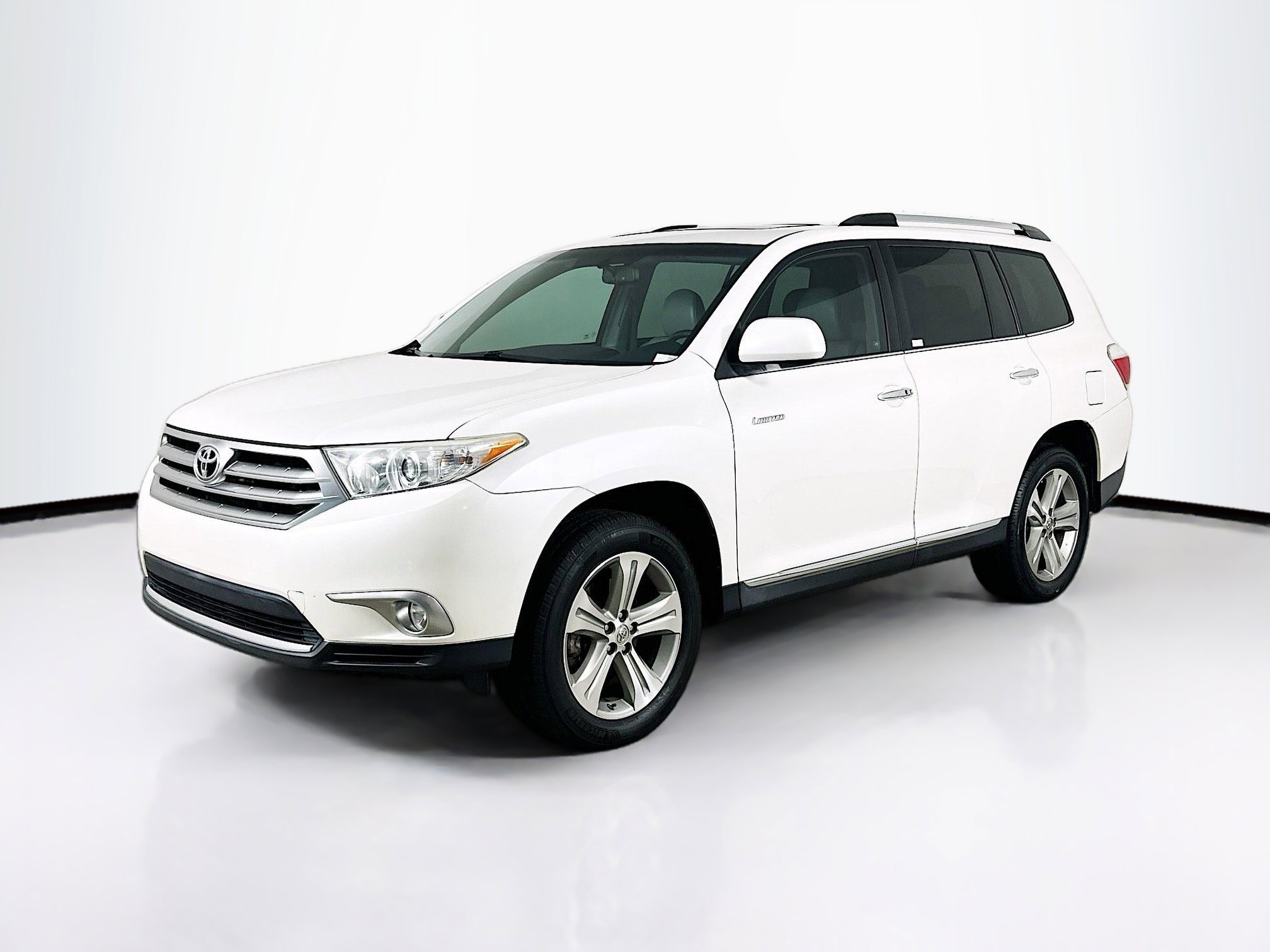 Used 2012 Toyota Highlander Limited w/ Tow Pkg image 3