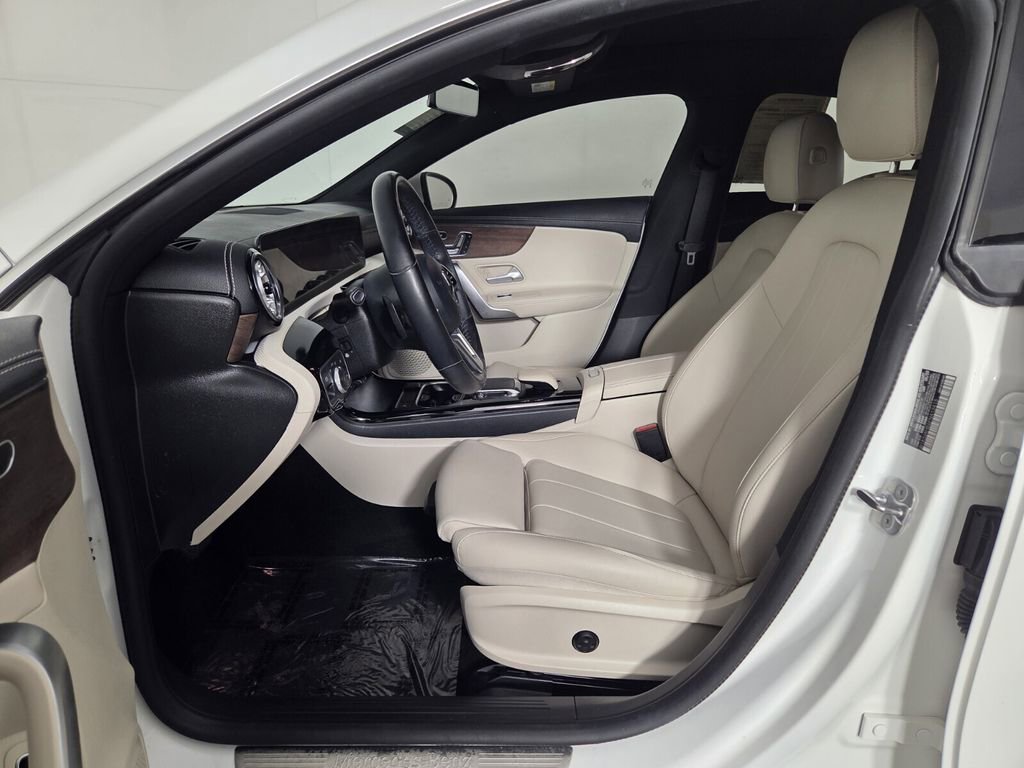 Used 2023 Mercedes-Benz CLA 250 4MATIC w/ Premium Package image 13