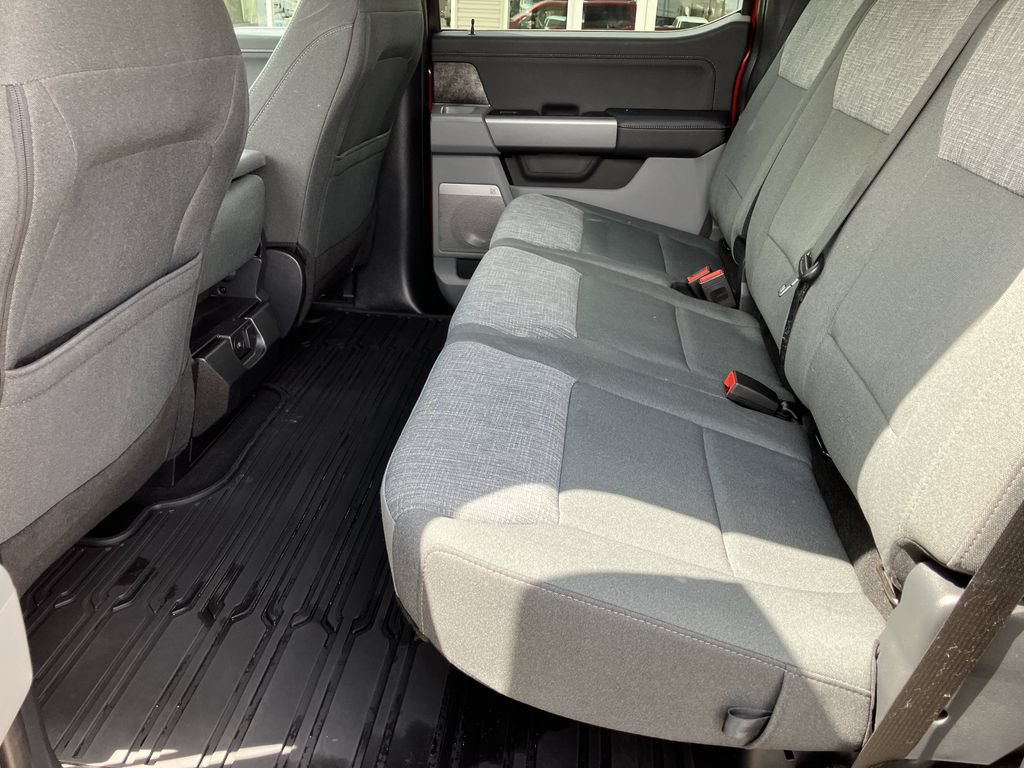 Used 2025 Ford F350 XLT w/ Black Appearance Package AWD/4WD image 14