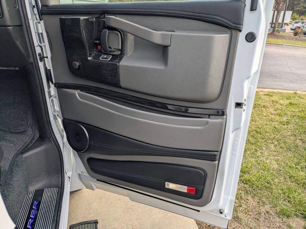 New 2026 Chevrolet Express 2500 Extended RWD image 39