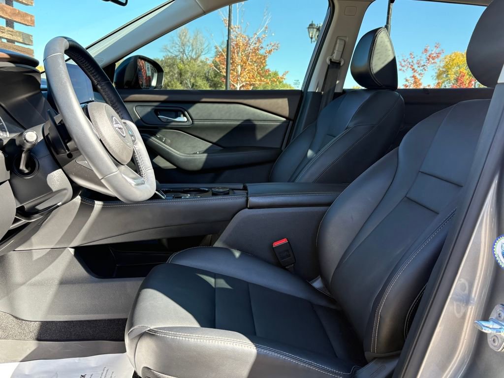 Used 2023 Nissan Rogue SL w/ SL Premium Package image 9