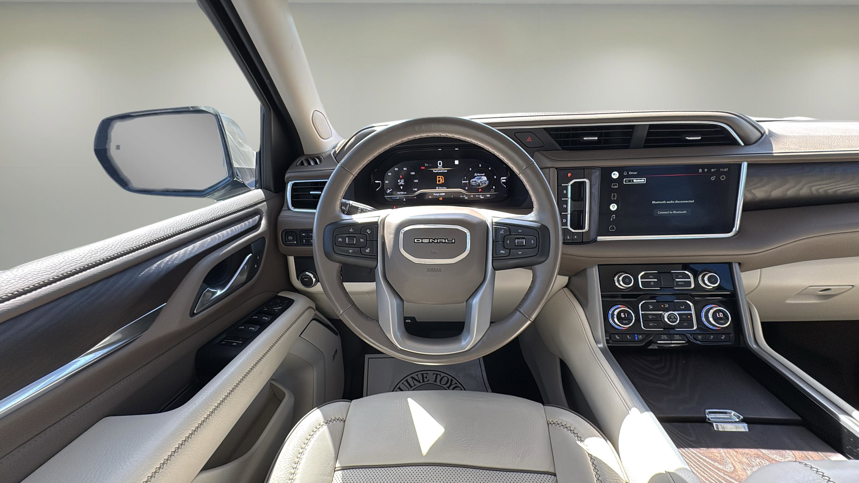 Used 2022 GMC Yukon XL Denali image 11