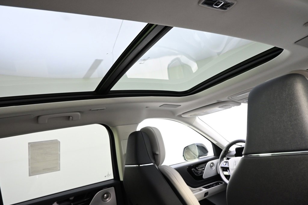 New 2026 Lincoln Aviator Reserve image 17