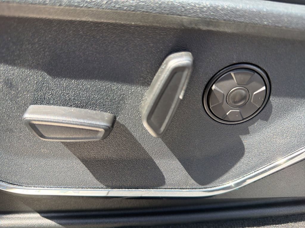 Used 2026 Ford F350 Platinum w/ Tremor Off-Road Package image 18