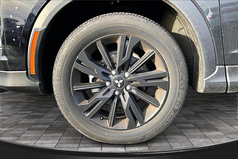 Used 2024 Mitsubishi Eclipse Cross LE image 9
