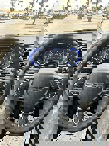 Used 2024 Chrysler Pacifica Limited w/ Uconnect Theater Family Group image 14