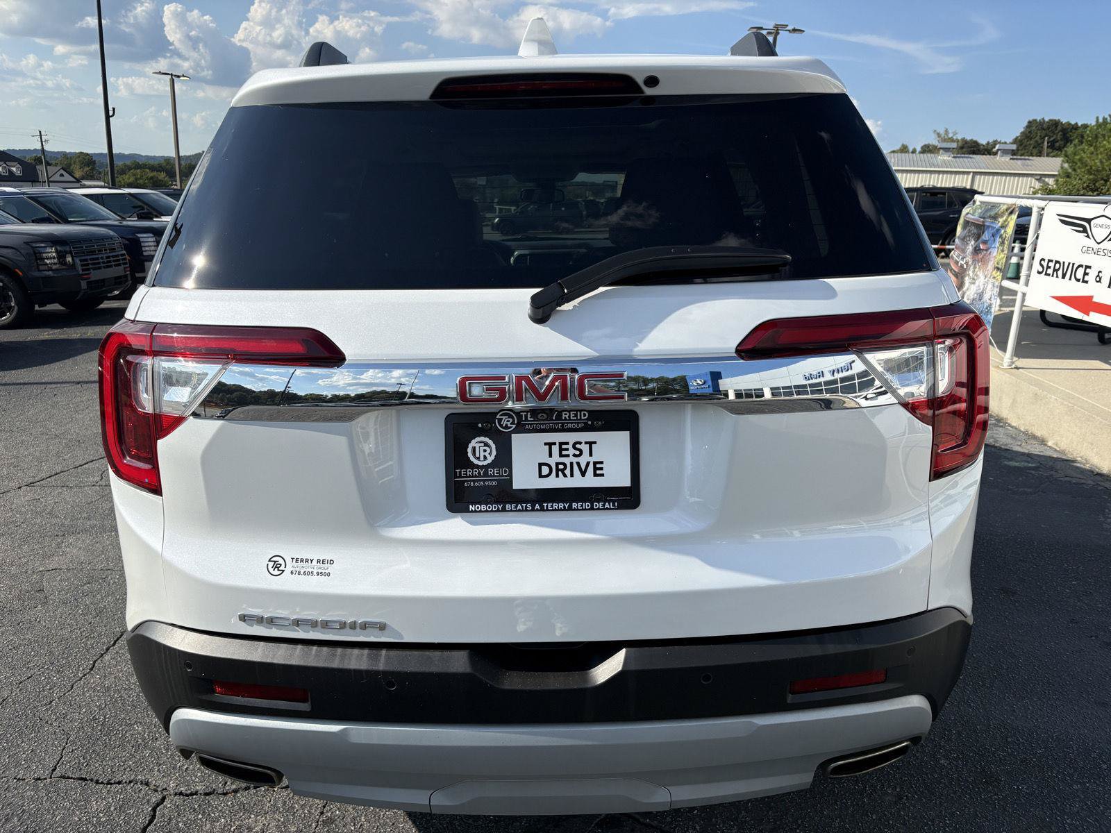 Used 2021 GMC Acadia SLT w/ Premium Package FWD image 7