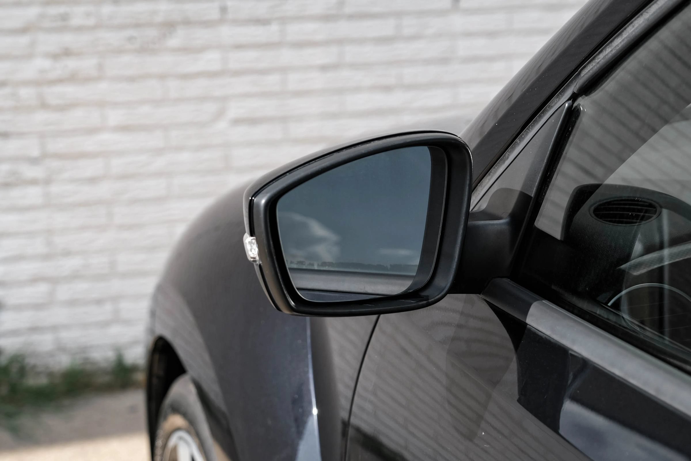 Used 2016 Volkswagen Beetle R-Line SE FWD image 31