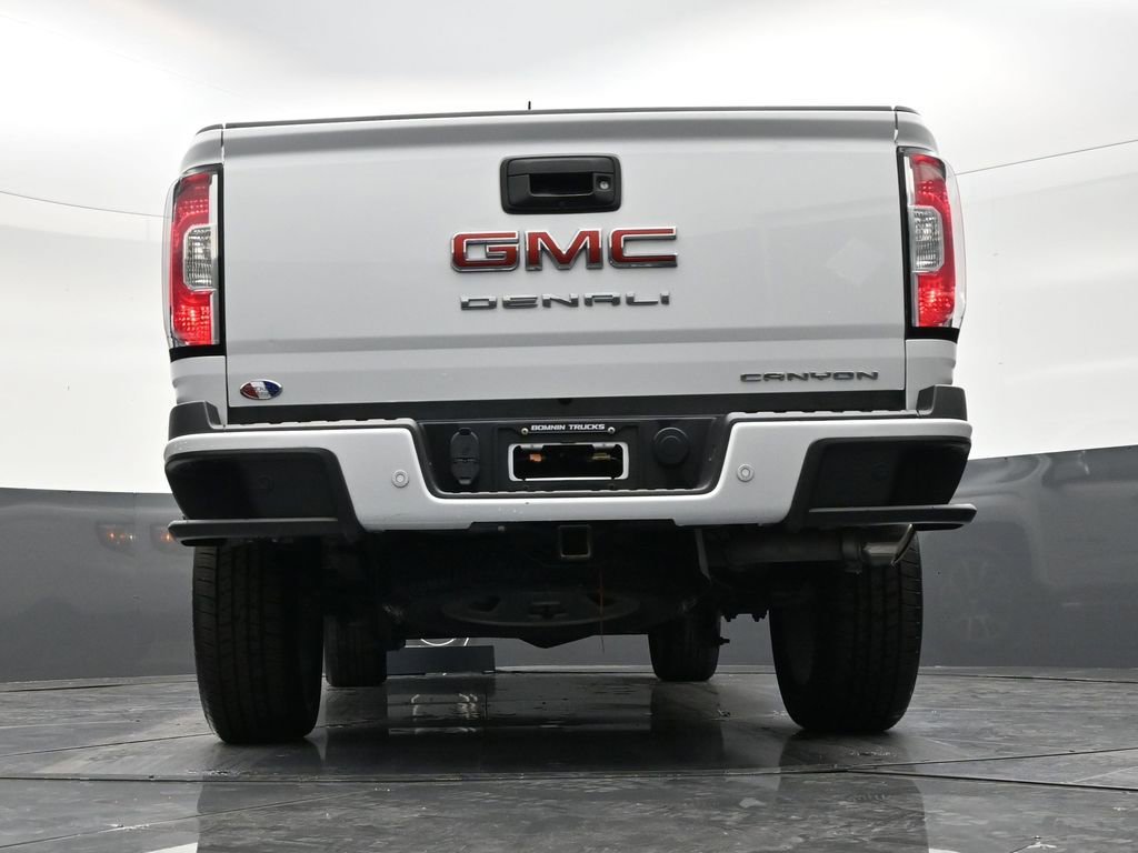 Used 2022 GMC Canyon Denali image 24