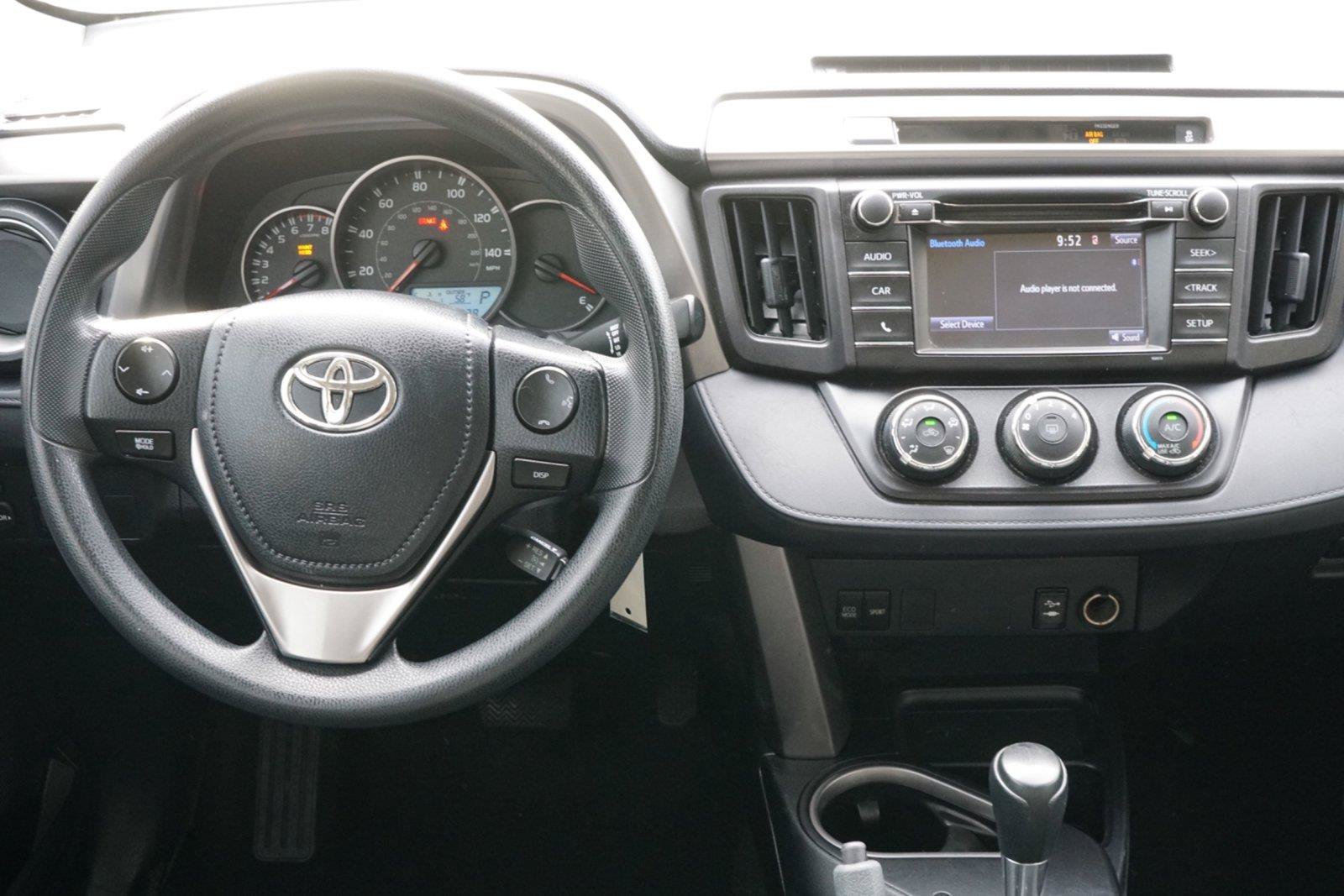 Used 2016 Toyota RAV4 LE FWD image 23