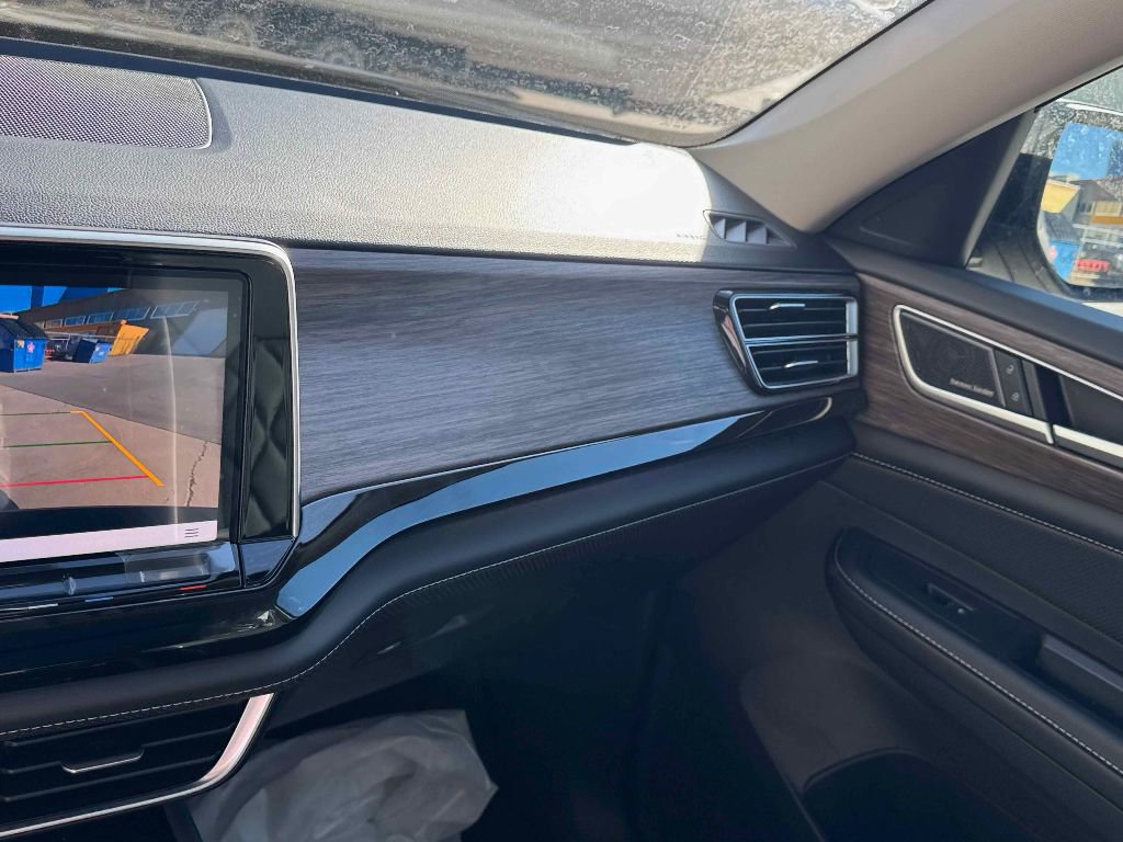 New 2026 Volkswagen Atlas SEL Premium R-Line image 18