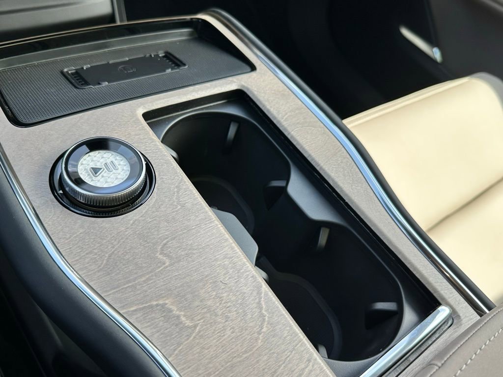 New 2026 Volvo EX90 Plus image 22