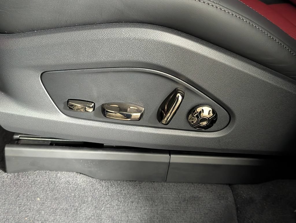 New 2026 Porsche Cayenne Electric AWD/4WD image 31