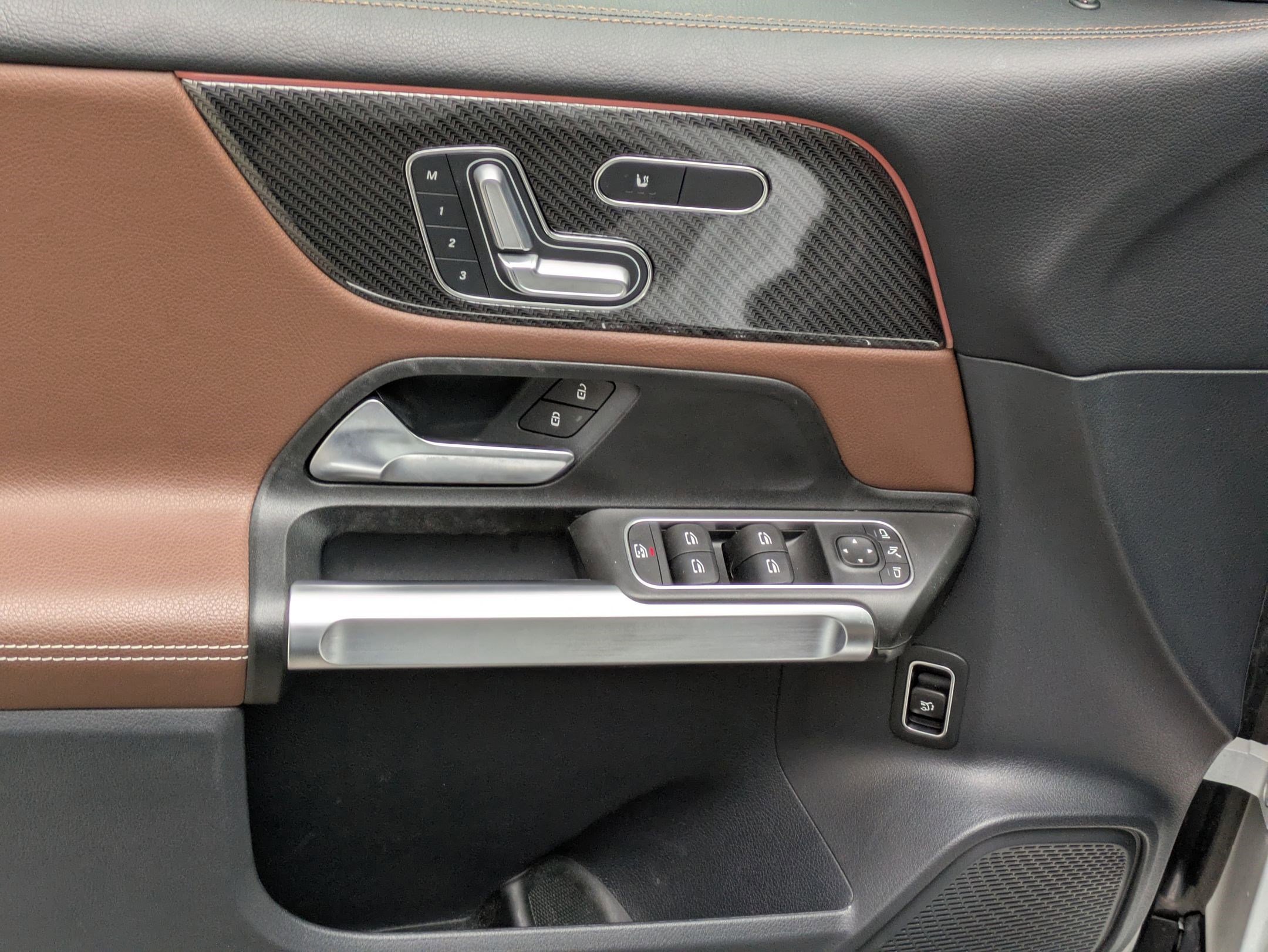 Used 2022 Mercedes-Benz GLB 35 AMG 4MATIC image 13