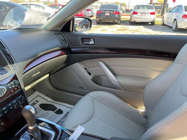 Used 2011 INFINITI G37 Journey w/ Premium Pkg image 16