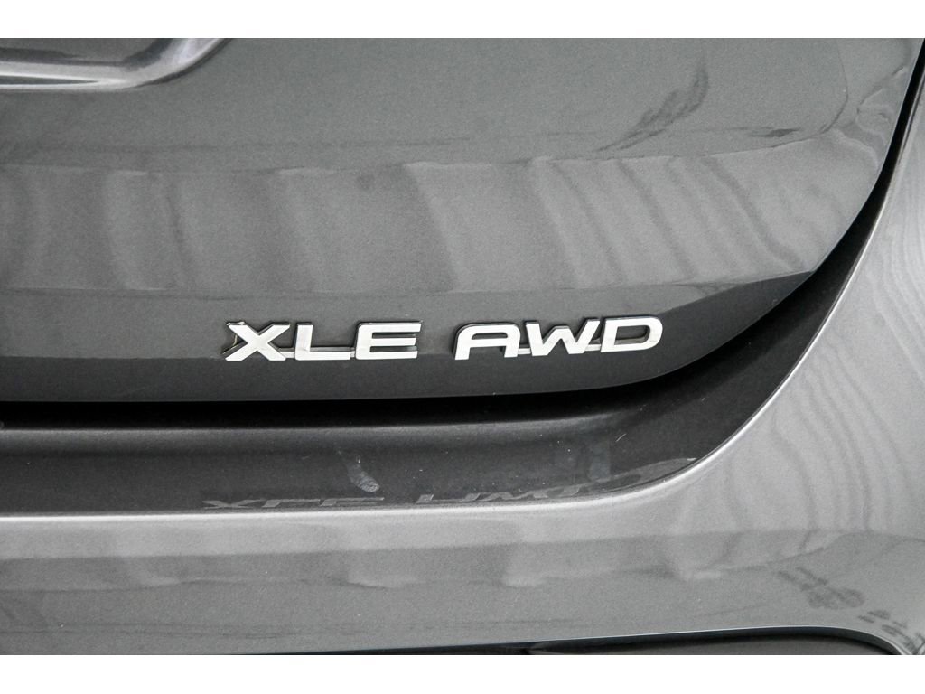 Used 2023 Toyota Highlander XLE image 59