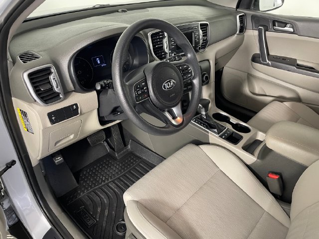 Used 2017 Kia Sportage LX AWD/4WD image 3