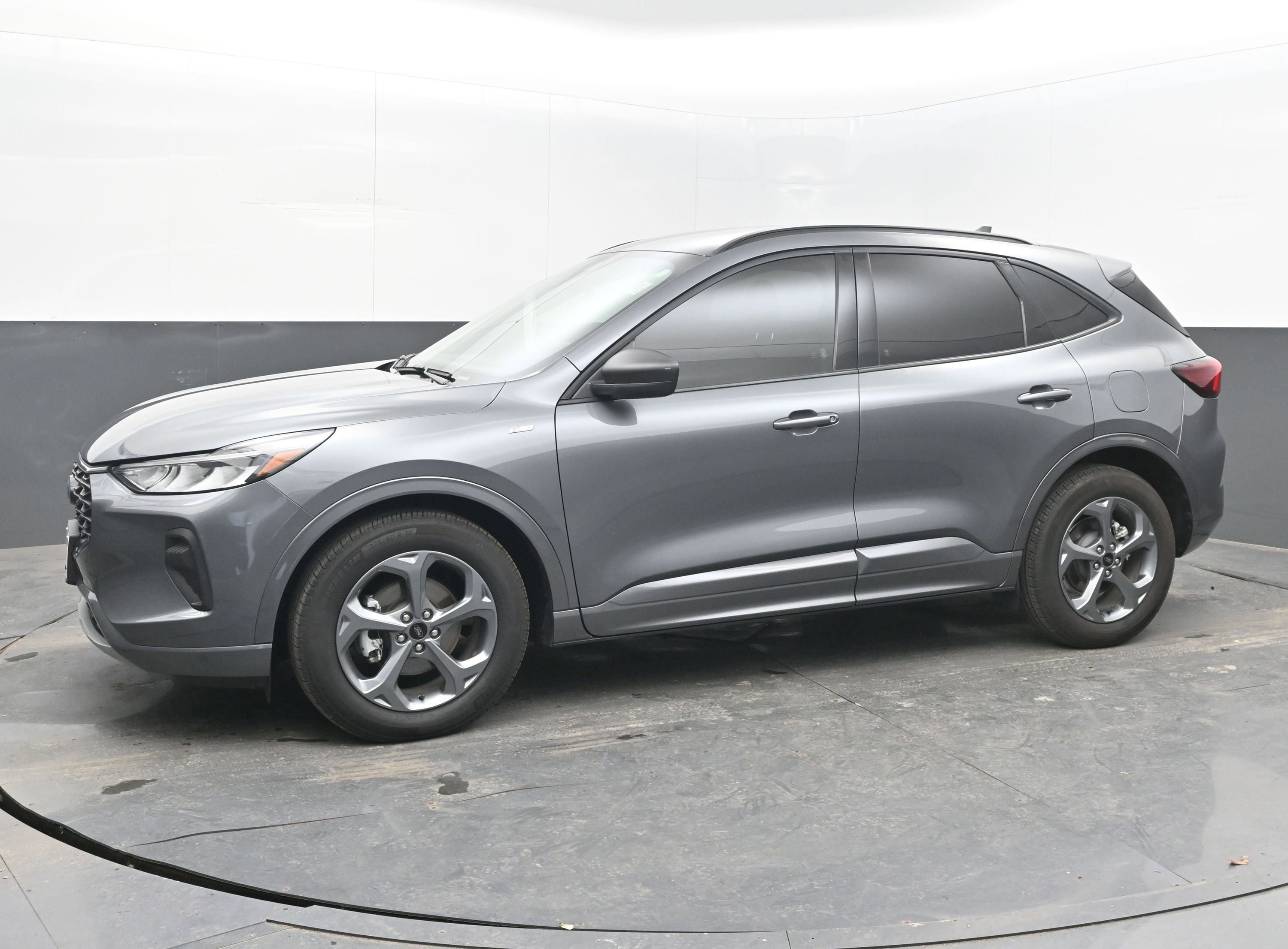 Used 2024 Ford Escape ST-Line w/ Equipment Group 301A image 5