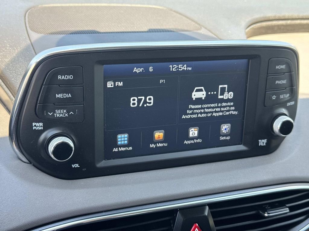 Used 2019 Hyundai Santa Fe SE image 12