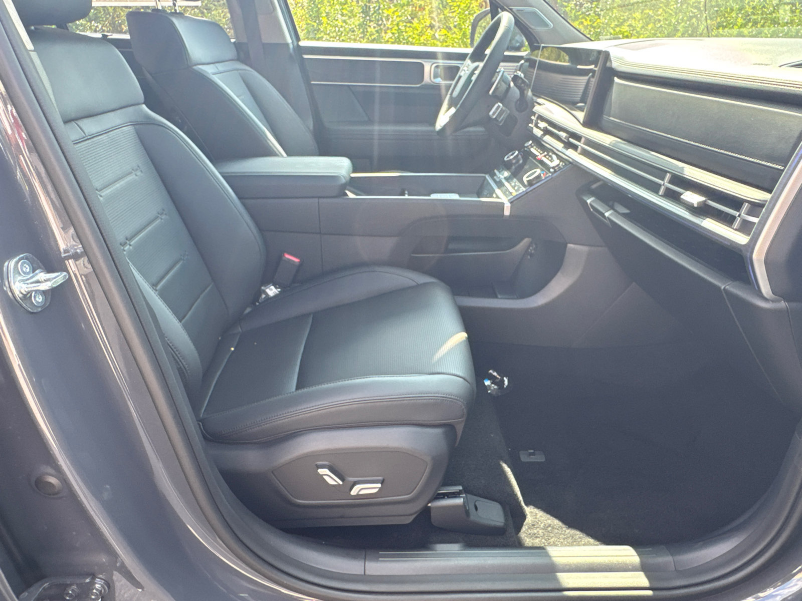 New 2027 Hyundai Santa Fe Limited FWD image 14