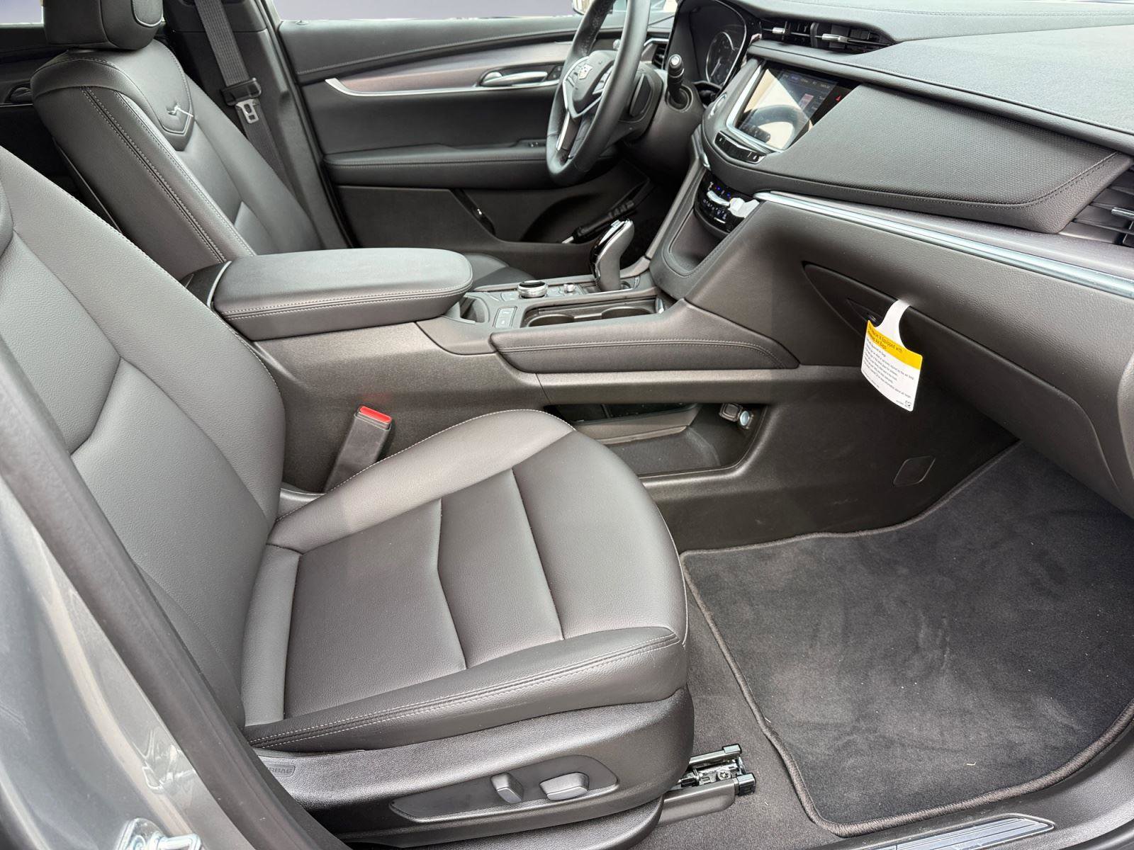 Used 2025 Cadillac XT5 Luxury image 15