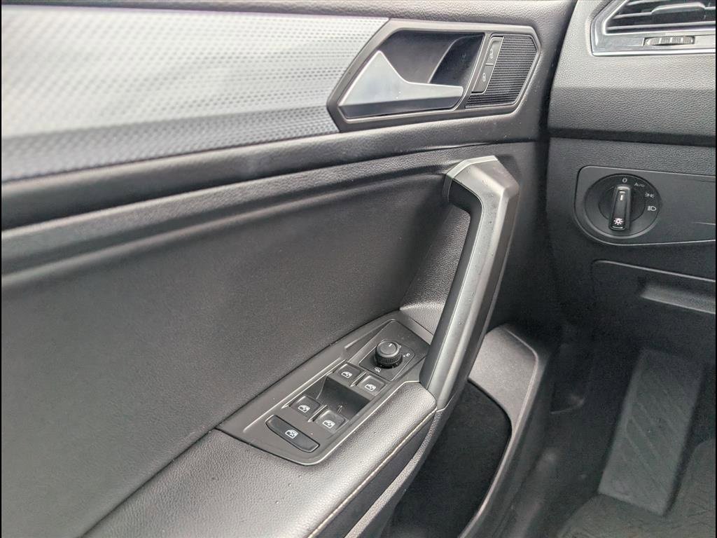 Used 2024 Volkswagen Tiguan S image 20
