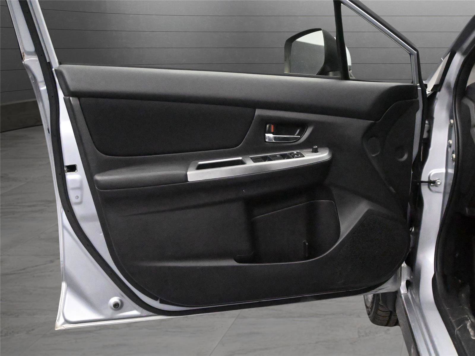 Used 2014 Subaru Crosstrek 2.0i Premium w/ Popular Package #2 image 8