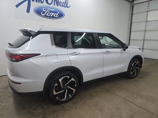 Used 2022 Mitsubishi Outlander ES image 10