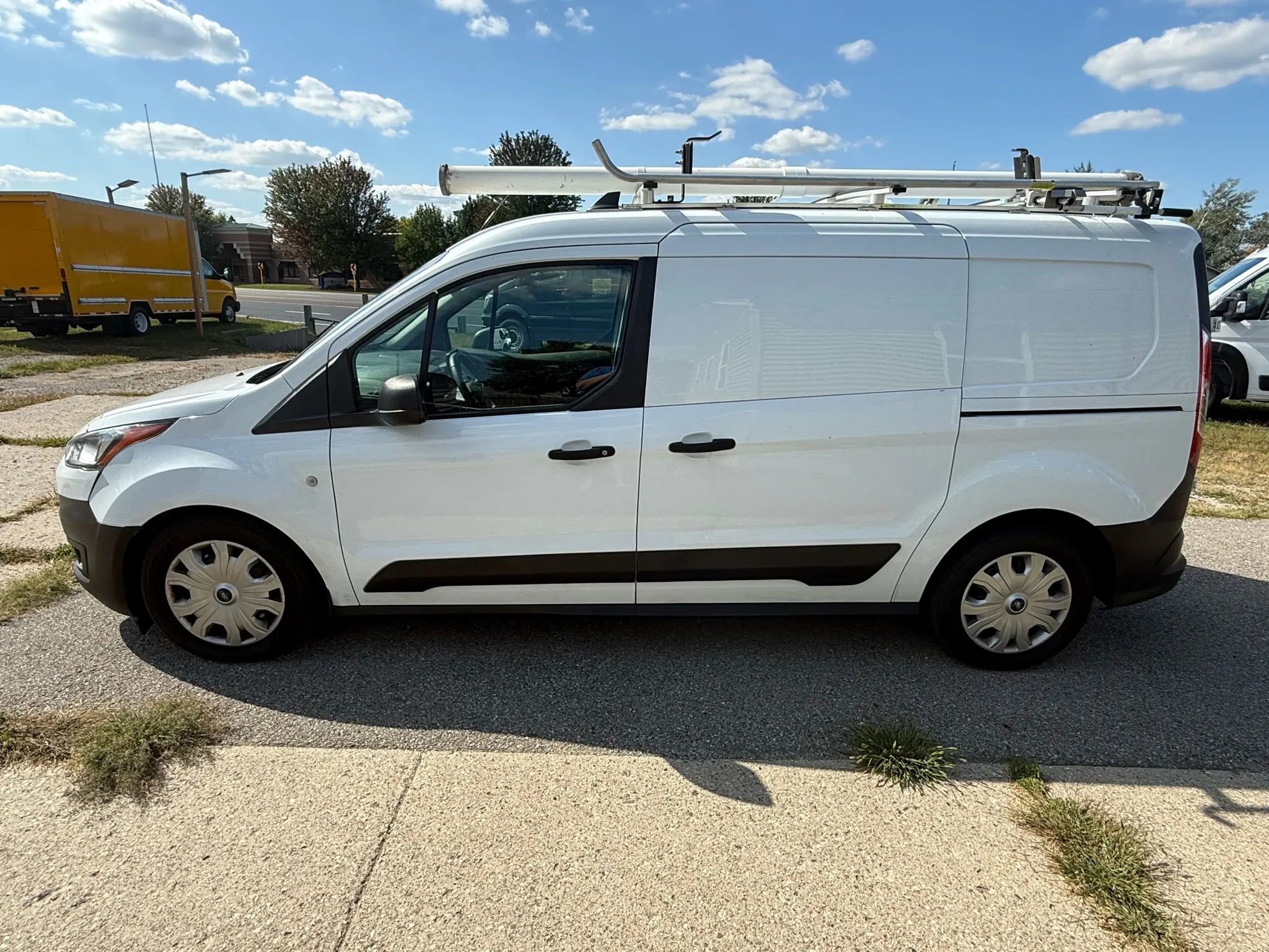 Used 2020 Ford Transit Connect XL image 1