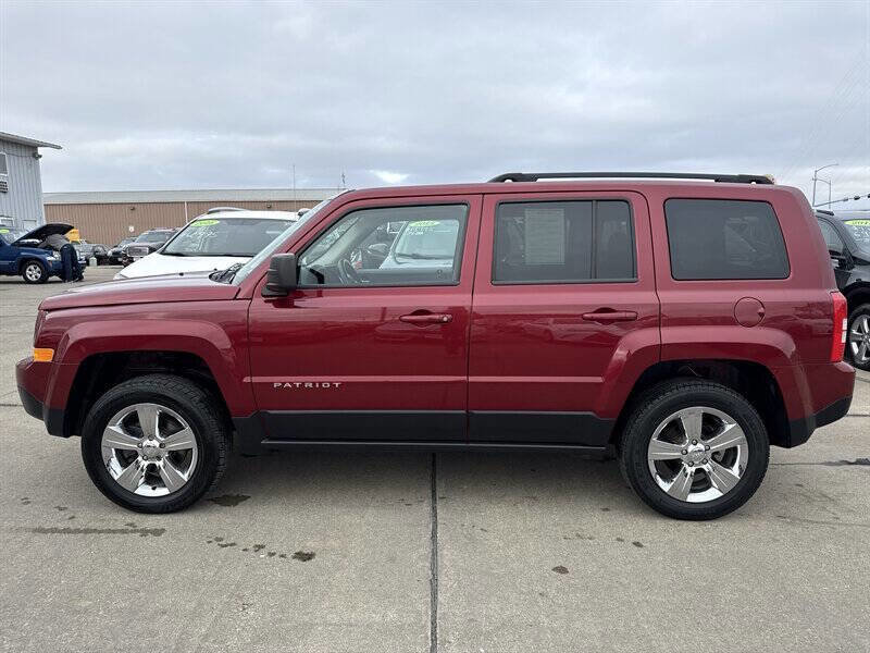 Used 2017 Jeep Patriot Latitude image 3