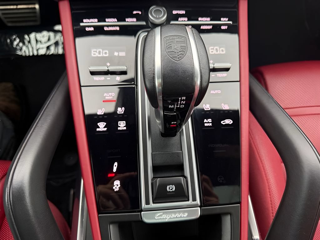 Used 2022 Porsche Cayenne Turbo AWD/4WD image 23