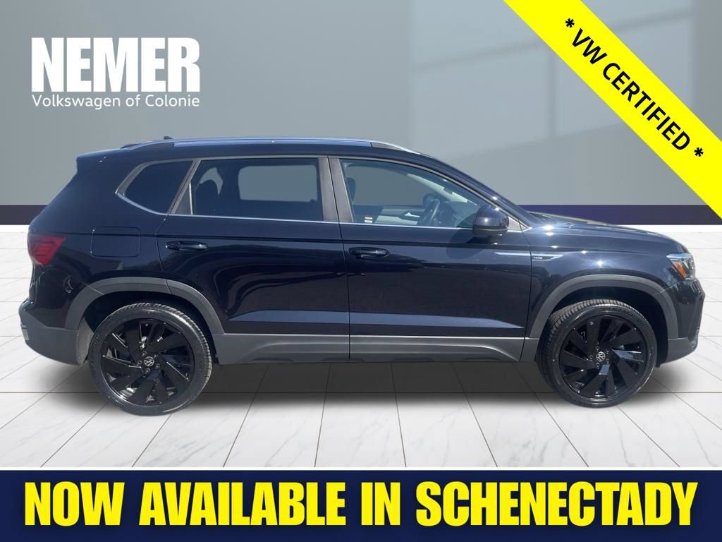 Used 2024 Volkswagen Taos SE AWD/4WD image 8