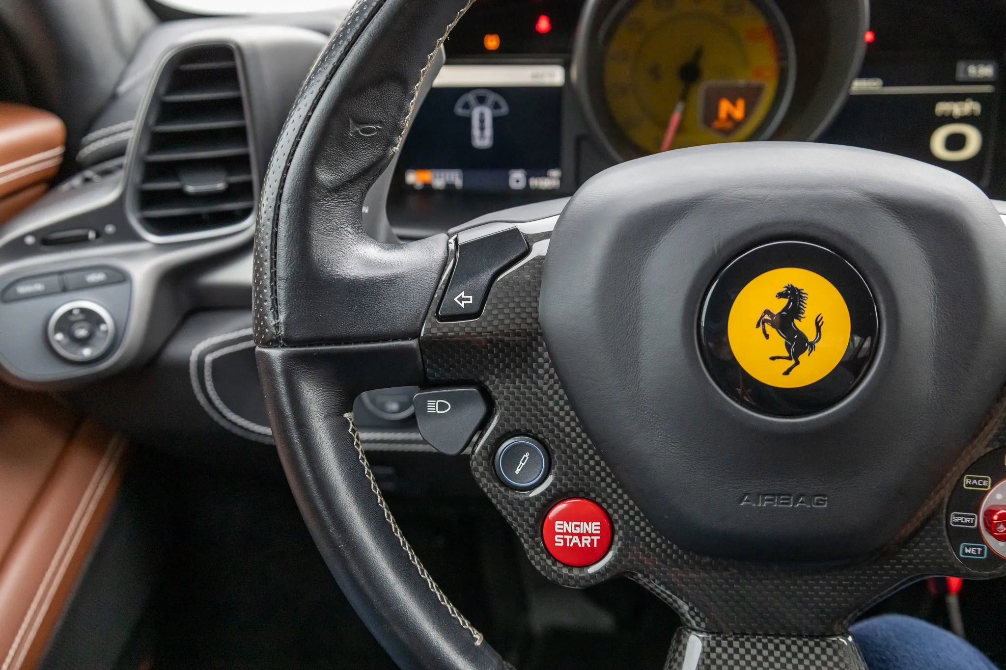 Used 2015 Ferrari 458 Italia Coupe RWD image 41