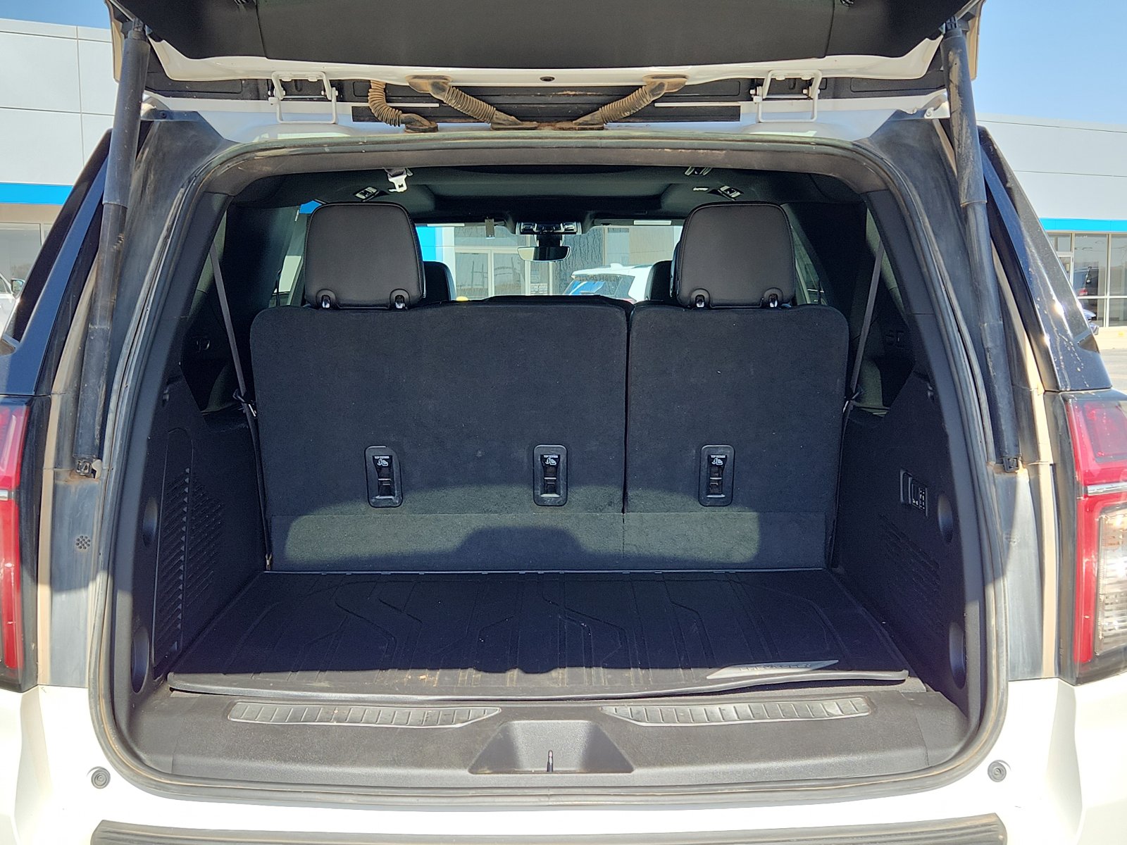 Used 2022 Chevrolet Suburban High Country image 7