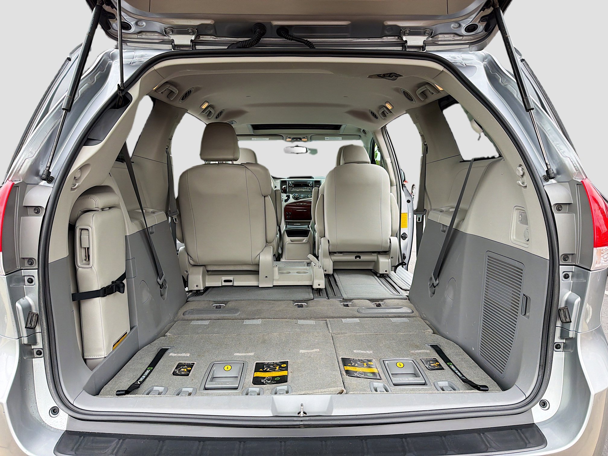 Used 2012 Toyota Sienna XLE FWD image 8