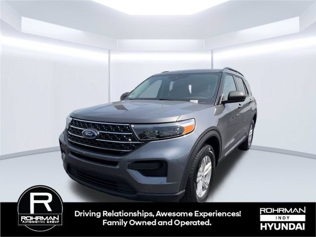 Used 2024 Ford Explorer XLT AWD/4WD image 3